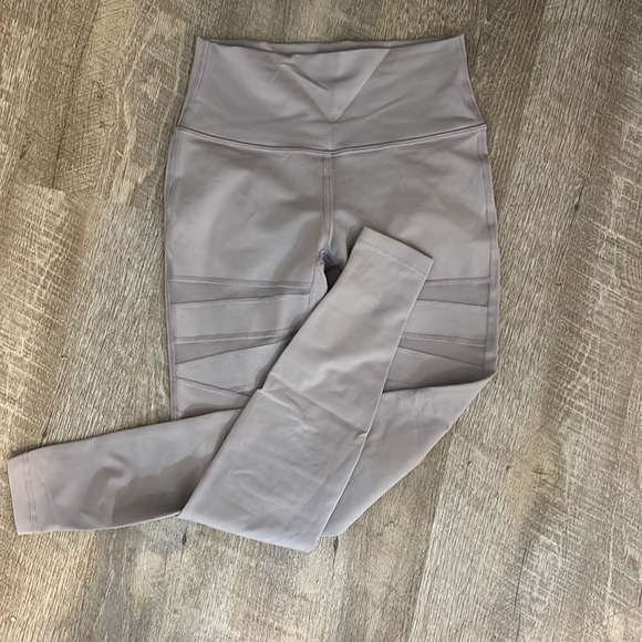 BNWOT Lululemon mesh ladies leggings - Picture 5 of 5